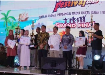 Asisten I Bidang Pemerintahan dan Kesra Pemerintah Kutai Kartanegara  Hadiri Closing Ceremony Sekolah Unggul Membangun Makna Edukasi   