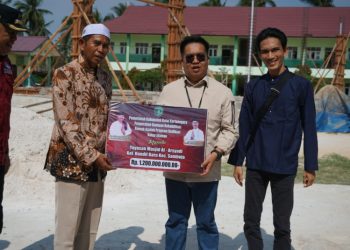 Wabup Serahkan Bantuan Rehabilitasi Rumah Ibadah Rp 1,2 M Kepada Masjid Ponpes Al-Arsyadi Samboja