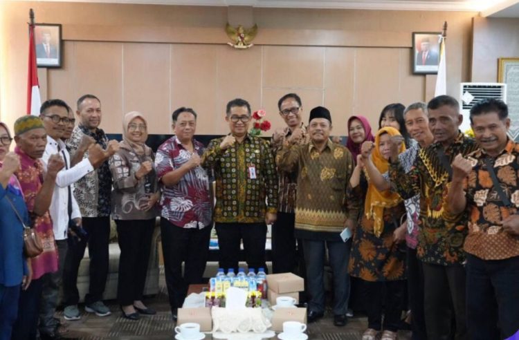 Pj Gubernur Kaltim Gelar Pertemuan Dengan Perwakilan 118 KK warga Simpang Pasir