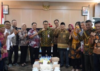 Pj Gubernur Kaltim Gelar Pertemuan Dengan Perwakilan 118 KK warga Simpang Pasir