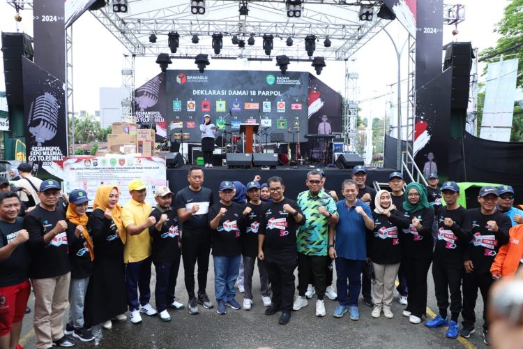 PJ Gubernur Kaltim Akmal Malik Lepas Gowes Jalan Sehat Peringati Hari Kesehatan Nasional ke-59 Provinsi Kaltim Tahun 2023