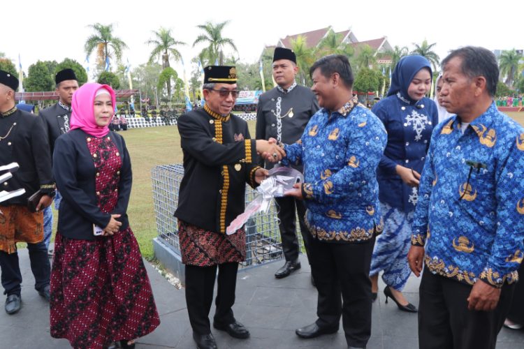 350 Petugas DTPHP Se-Kutim Terima Bantuan Sepeda Motor Operaional