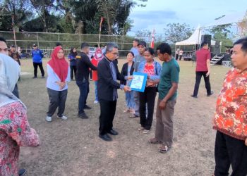 Pasutri di Ranpul Terima Buku Nikah Warga Hingga KTP-el