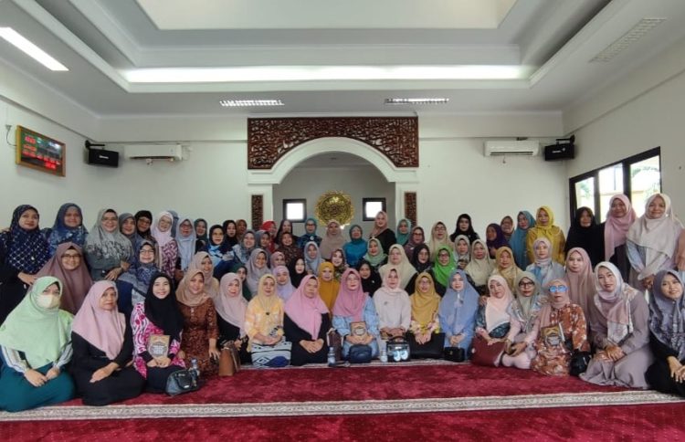 Kajian Fiqih Wanita DWP Kaltim: Memahami Sholat Dalam Perjalanan