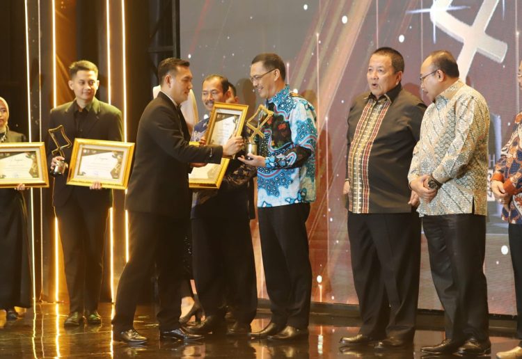 Kalimantan Timur Raih Dua Prestasi Gemilang di Anugrah KPI 2023