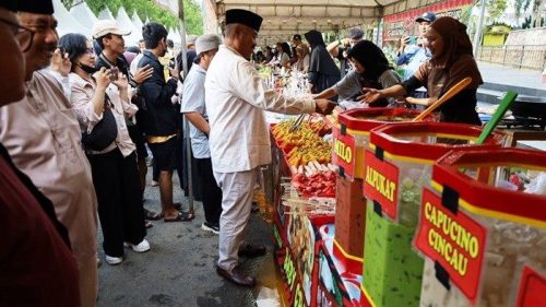Bupati Kukar Edi Damansyah Resmikan Jajanan Pasar Ramdhan