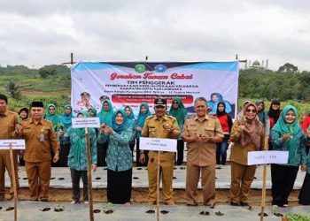 Tim Penggerak PKK Kukar Gelar Tanam Cabai