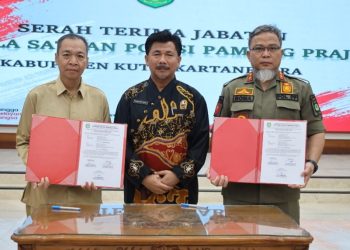 Sekda  Sunggono   Hadiri Sertijab Kepala Satuan Pol PP Kukar