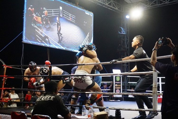 Bupati Kukar Edi Damansyah Saksika PelantikanPengurus Asosiasi Olahraga Kombat Indonesia (AOKI) Kukar