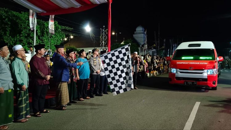 Bupati Kukar Lepas Peserta Takbir Keliling Sambut Idul Fitri 1445 H