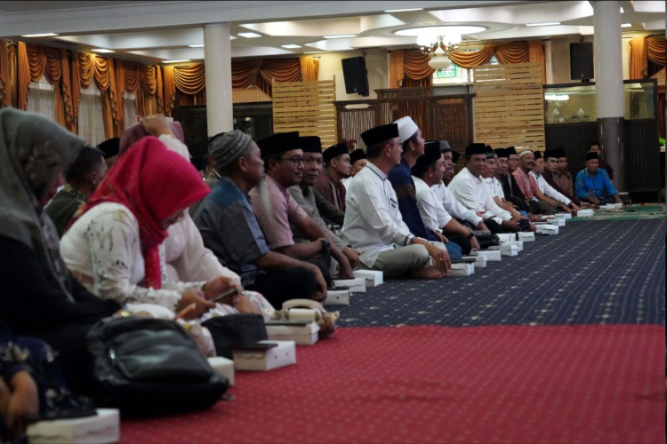 Bupati Kukar Gelar Bukber Bersama Lurah dan Kepala Desa