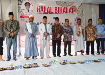 Isran Noor Hadiri  Halal BI Halal Majelis Taklim Akbar  di Wahau  Mugeni : Warga Pinta Isran Lanjutkan Kaltim Jilid II