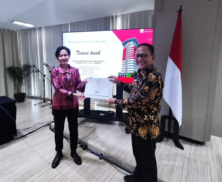 Raih Capaian Kinerja MCP Tertinggi Tahun 2023, Pemkot Samarinda Terima Penghargaan dari KPK