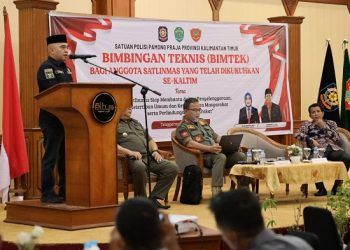 Asisten I Pemkab Kukar Jadi Narsum di Bimtek Satlinmas