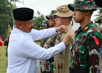 Bupati Kukar TutupKarya Bhakti TNI Kodim 0906 di Tandai Pelepasan Tanda Peserta