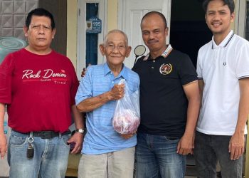 PWI Kaltim Berbagi: Daging Kurban Pertama untuk Wartawan Sepuh dan Janda Istri Mendiang Wartawan