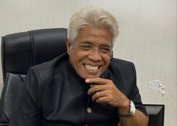 Markaca Sorot Aturan Parkir Kendaraan di Bahu Jalan