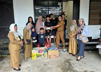 Setwan DPRD Kota Samarinda Berbagi Santunan di Hari Asyura