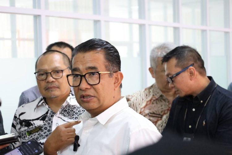 Pj Gubernur Kaltim  Minta  Di Benahi  Audit Utuh Pelayanan Publik di RSUD AW Syahranie