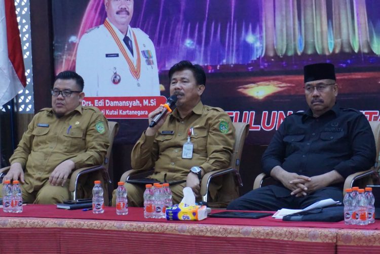 Sekda Kukar Pimpin Rakor Stunting Percepatan Penanganan dan Evaluasi Pelaksanaan Pengukuran Serentak Bulan Juni Tahun 2024