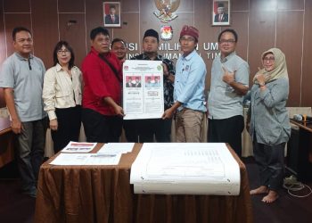 KPU Kaltim Perlihatkan  Desain  Algaka Kepada  Liaison Officer (LO) Paslon