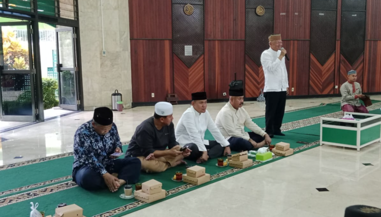 Bupati Kukar Berbuka Puasa Bersama Jamaah di Masjid Agung