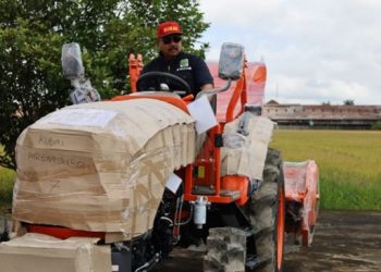 Kukar Genjot Petani Milenial: Traktor Baru dan Modal Rp50 Juta Digelontorkan