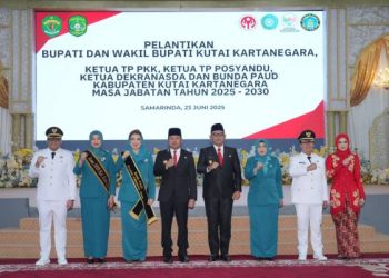 Gubernur Kaltim Lantik Bupati dan Wakil Bupati Kutai Kartanegara