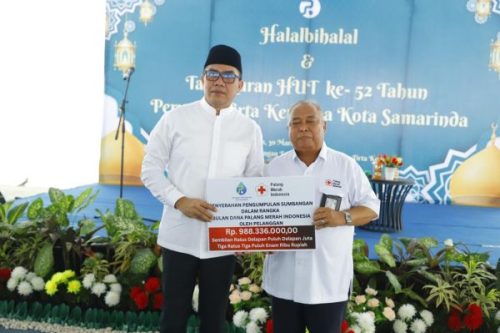Perumdam Tirta Kencana Samarinda Apresiasi Karyawan Setia dan Salurkan Donasi ke PMI