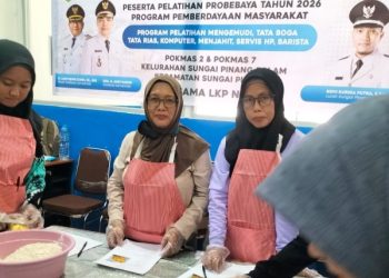 Warga RT 52 Ikuti Pelatihan Tata Boga melalui Program Probebaya 2026
